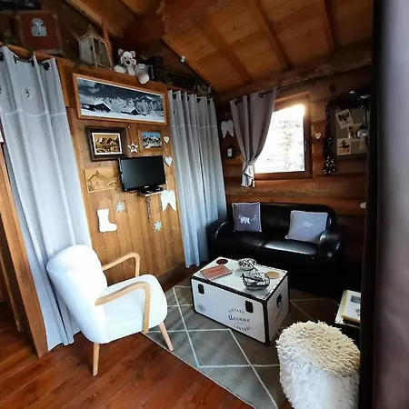 Holiday home Les Rondins D'ecoche *